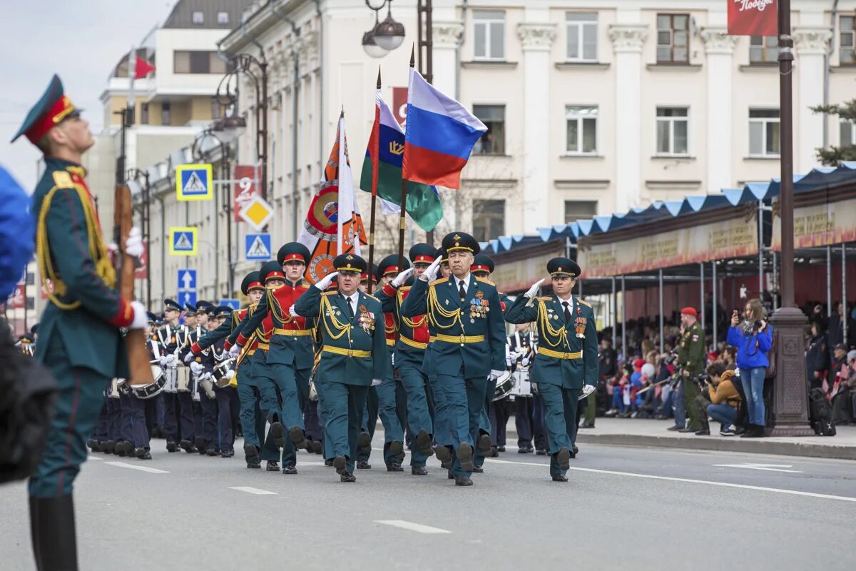 1 мая тюмень. Парад Победы 2019 Тюмень. Парад кадетов Тюмень 2019. Парад 9 мая Тюмень. Майские парады в Тюмени.