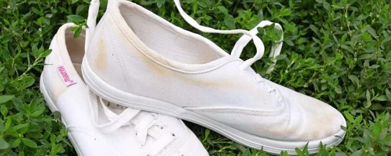 Пятна на кроссовках после стирки. Белые кеды. Жёлтые пятна на белых кедах. Белые кроссовки после стирки. Желтые пятна на белой обуви.