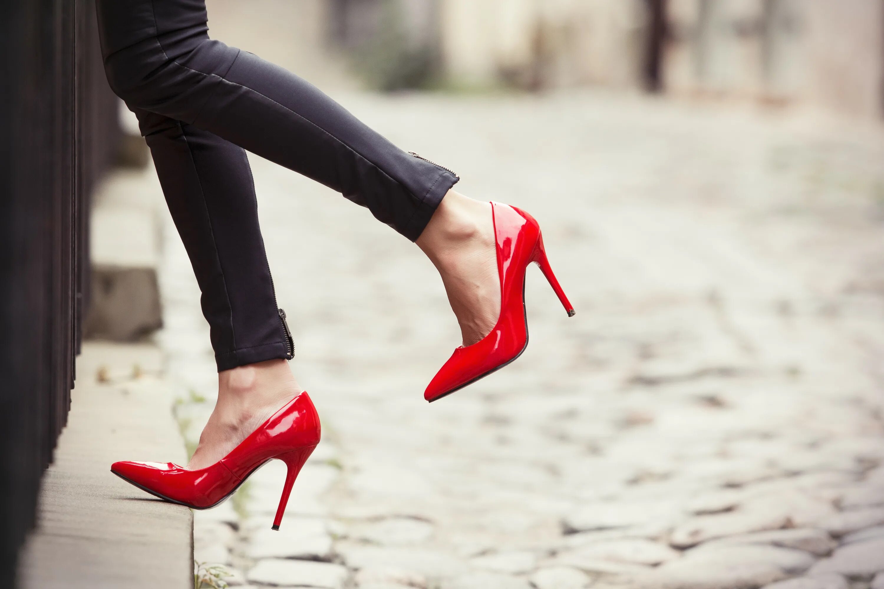 Стилетто Годес. High Heels (Хай-Хиллс). Туфли на каблуке. Красные туфли.