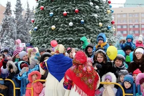 Празднуют 31 декабря