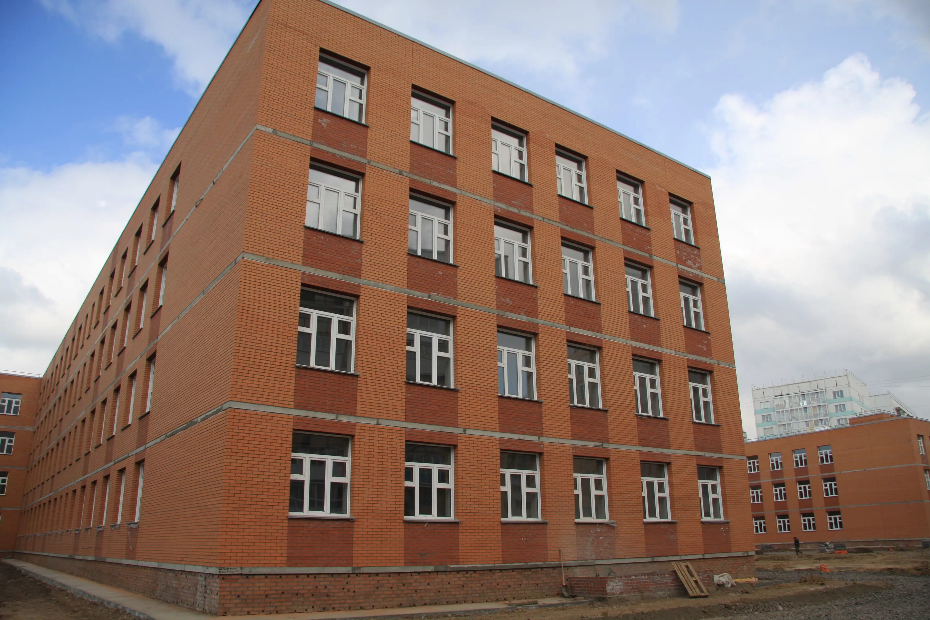 Школа 216 новосибирск фото. Виталия потылицына, 9. Маоу сош № 216. 216 школа новосибирск. 216 новосибирск.