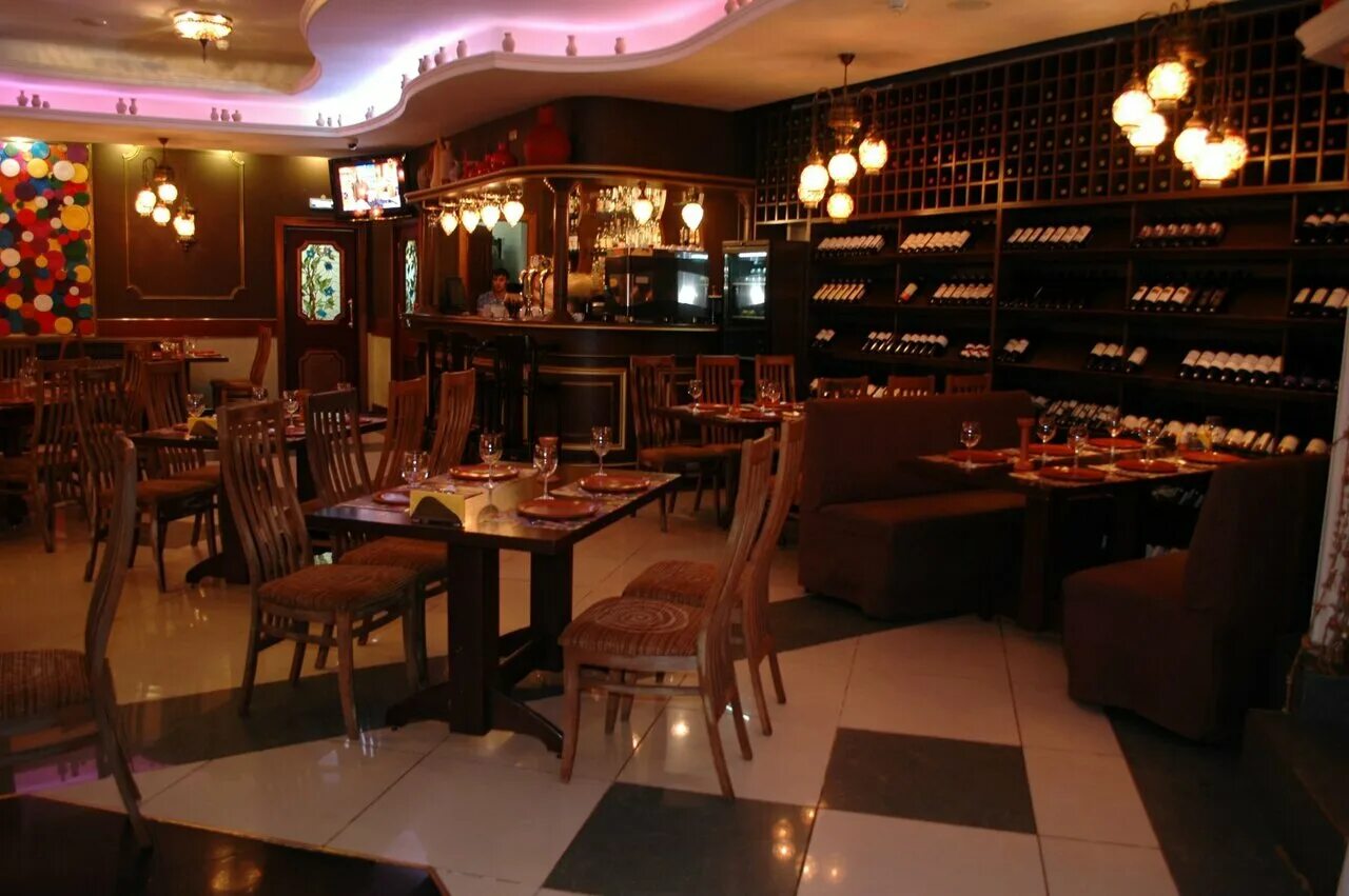 Гончаров кафе на динамо. Арт-кафе гончаровъ. Ресторан гончарь. Кафе химки ул. Арт ресторан москва.