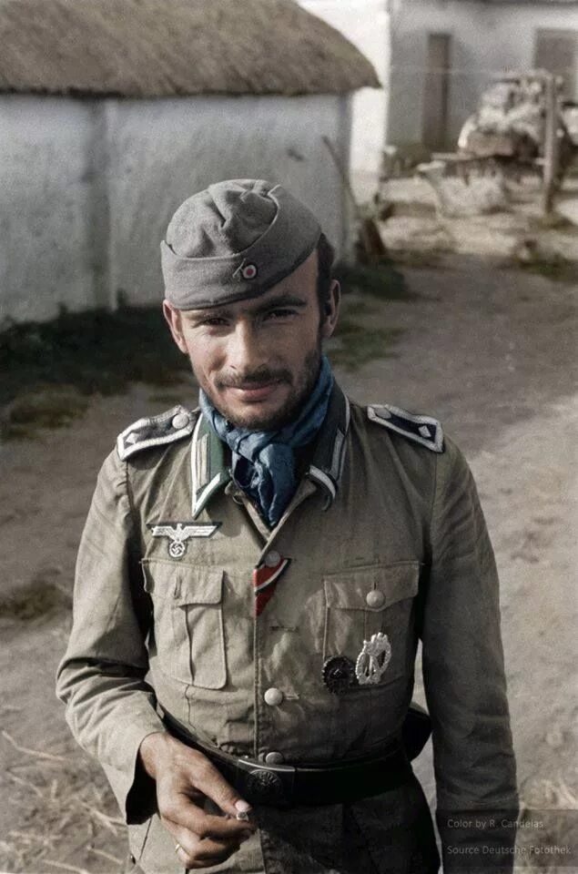 Немец ww2. Немец ww2. Fallschirmjager нормандия 1944. Немец ww2. Немец ww2.