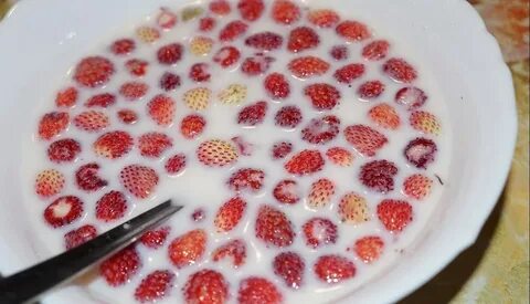 Клубника с молоком