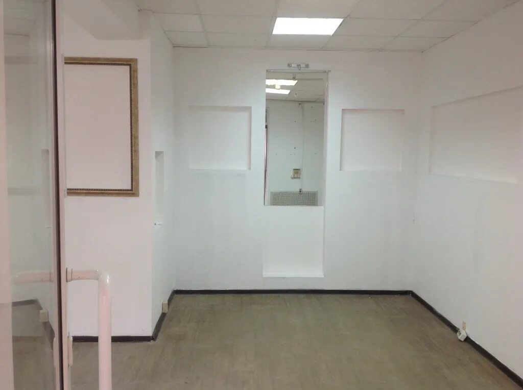 Помещение. Офисное помещение. Авангардная, дом 171а, помещение 1101 офис 30-33. Нежилое помещение цоколь. Комендантская пл.