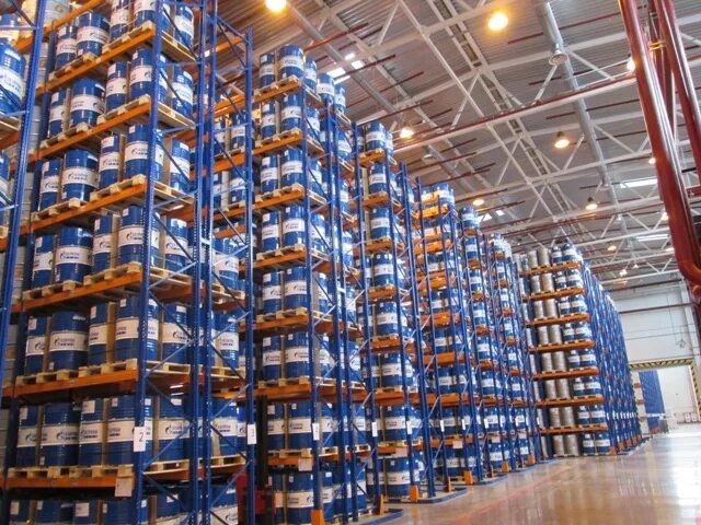 Стеллаж для бочек 60л. Хранение моторных. Поддон под бочку 200 л пдм-01. Склад масел. Склад автомобильных масел.