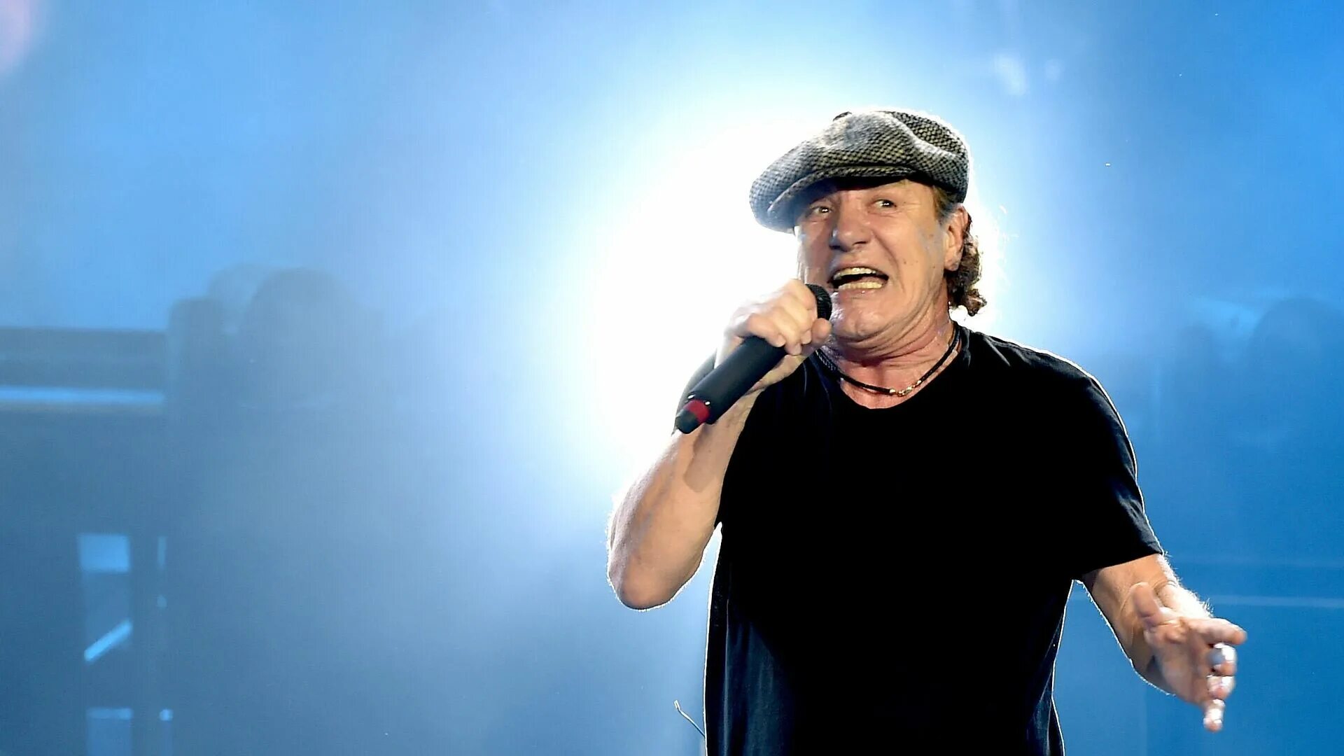 Вокалист рок группы. Brian Johnson. Солист группы AC DC. Брайан Джонсон AC/DC. Брайан Джонсон 2020.