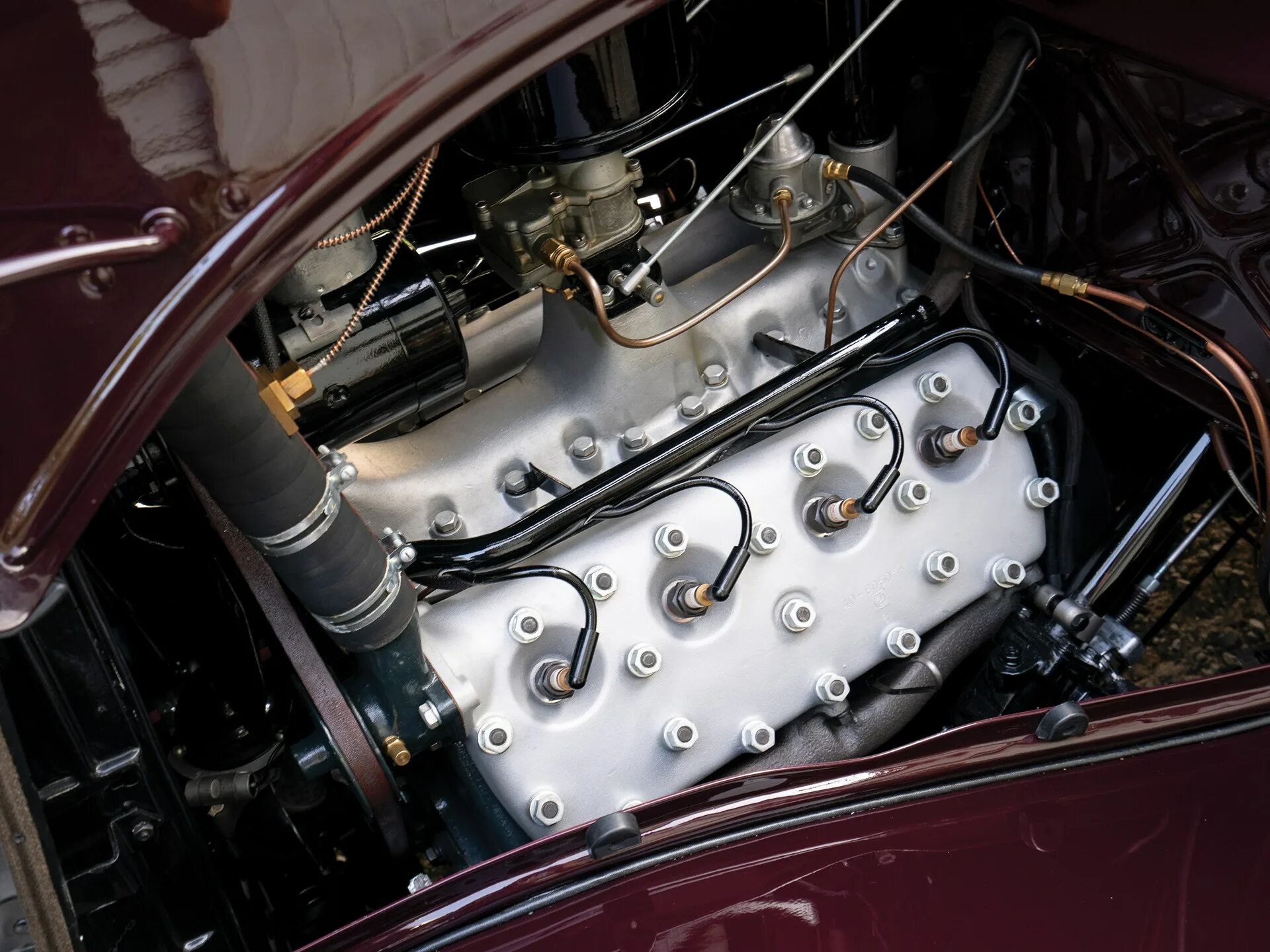 Ford v8 Chassis. V8 Edelbrock Ford 1934. Ford 1934 engine. 302 Мотор Ford v8 трамблёр.