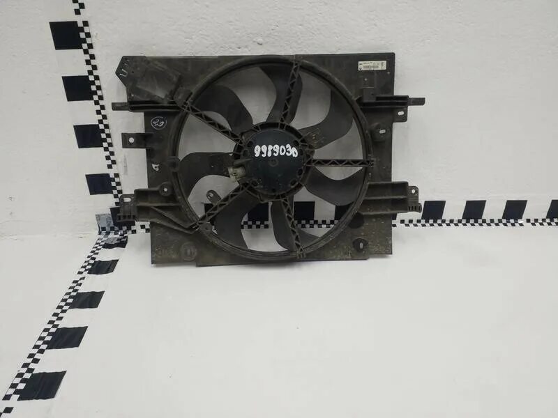 214811897r вентилятор. 214811897r вентилятор охлаждения радиатора. 214811897r. Диффузор радиатора логан 2. 214811897r.