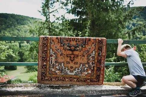 Почему вешали ковры