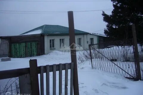 Дома в деревне сухая