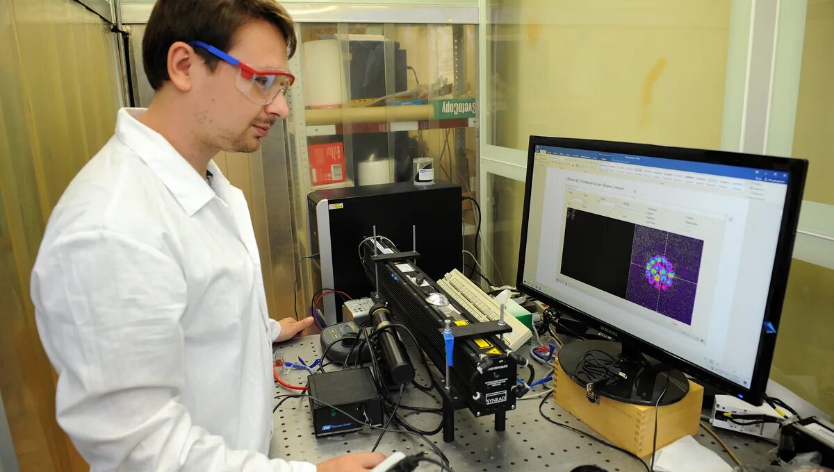 Научные сотрудники +институт. Лаборатория геносистематики дво ран. Научный сотрудник. Мгу имени ломоносова максим скулачев. В н с научный сотрудник.