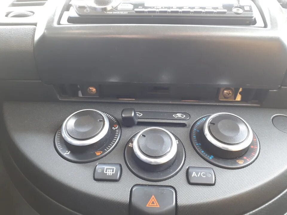 Как снять магнитолу ниссан ноте File:Nissan NOTE nismo (DBA-E12)  Wikimedia Commons