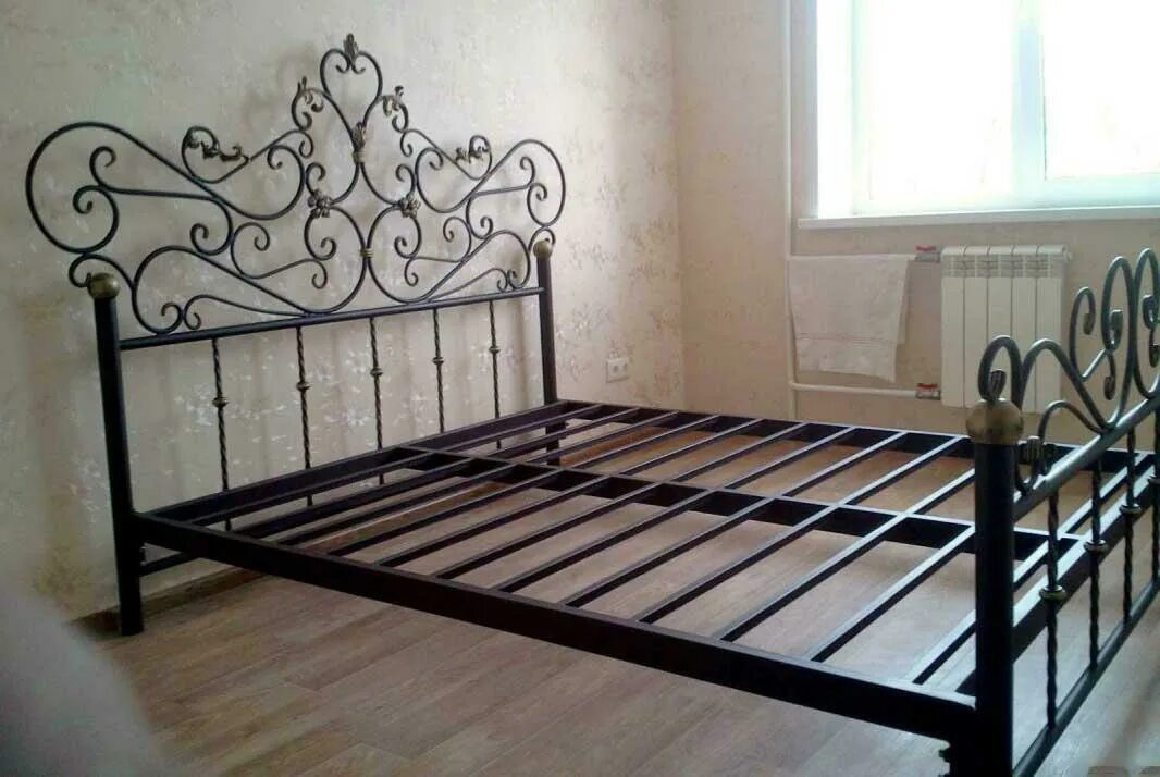 Кровать лофт металл. Кровать с металлическим каркасом. Кровать металлическая сварная. Металлическая кровать 140х200 аристо. Кровать металлическая 1900х700х800мм односпальная (сетка) стройснаб.