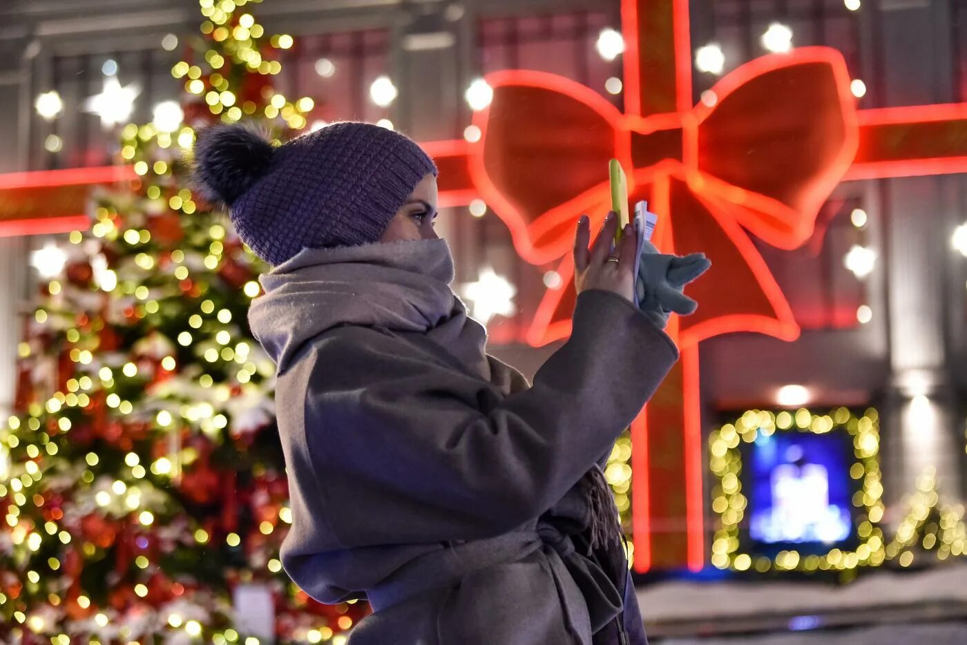 Новогодние праздники в москве 2024 года. Елка в москве 2022 на красной площади. Москва в преддверии нового года. Новогодняя москва 2022. Елка в москве 2022 на красной площади.