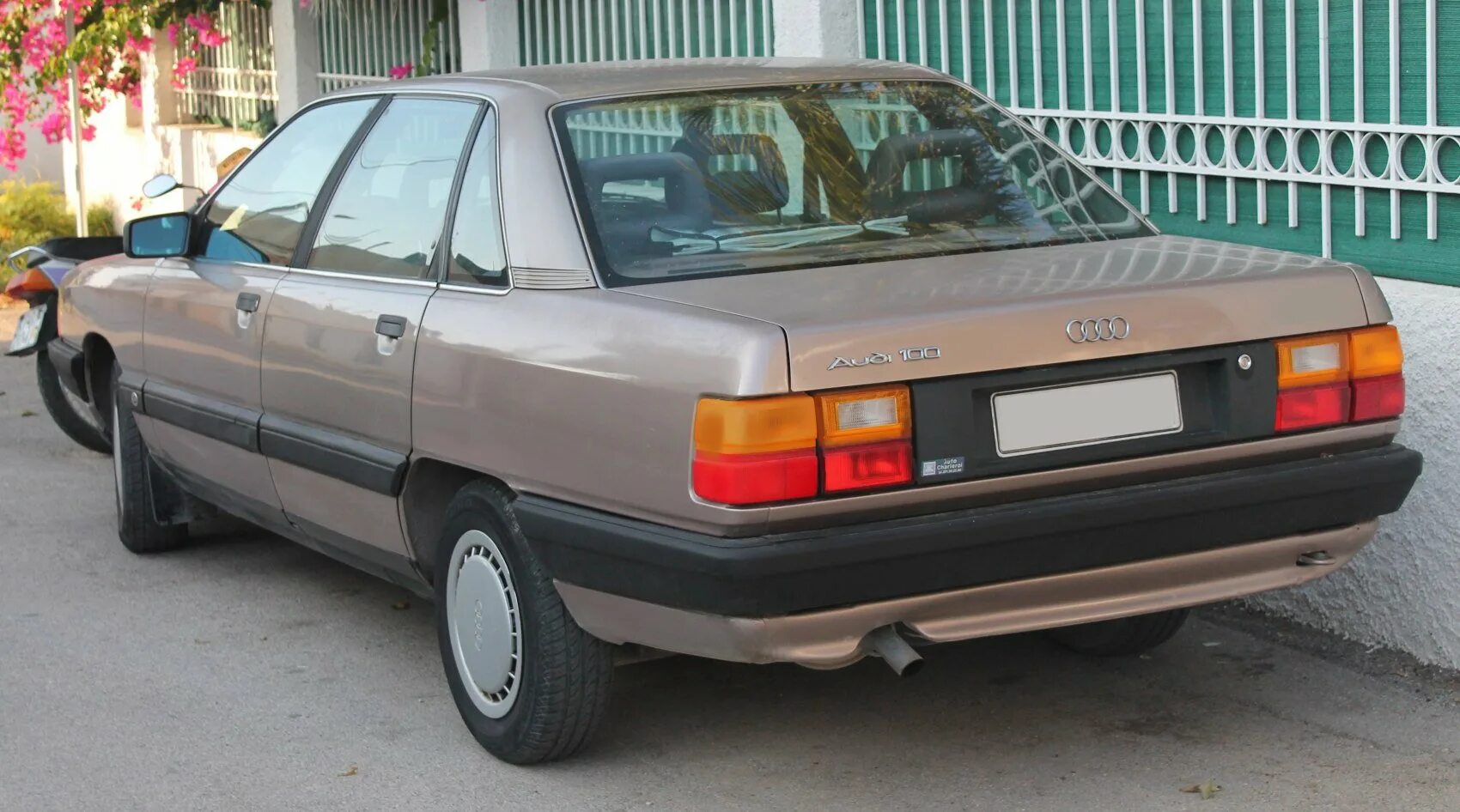 Ауди селедка. Ауди 100 1982. Audi 100 c3. Audi 100 c3 1988. Audi 100 (Typ 44 - c3).