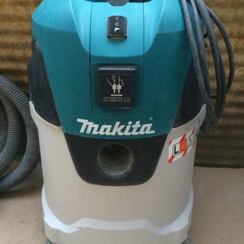 Makita vc2512l. Макита vc 2512. профессиональный пылесос макита vc2512l. макита 2512 пылесос.