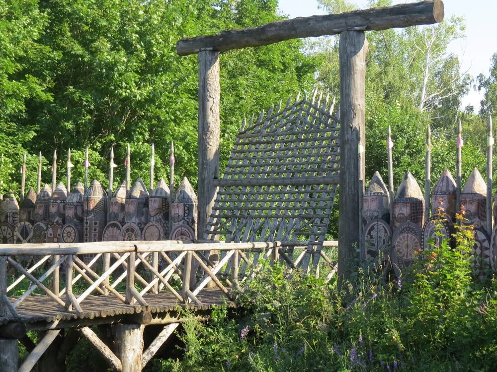 Село жигули самарская область богатырская слобода. Слобода тольятти. Духовно культурный кремль богатырская слобода. Богатырская слобода тольятти. Богатырская слобода жигули.