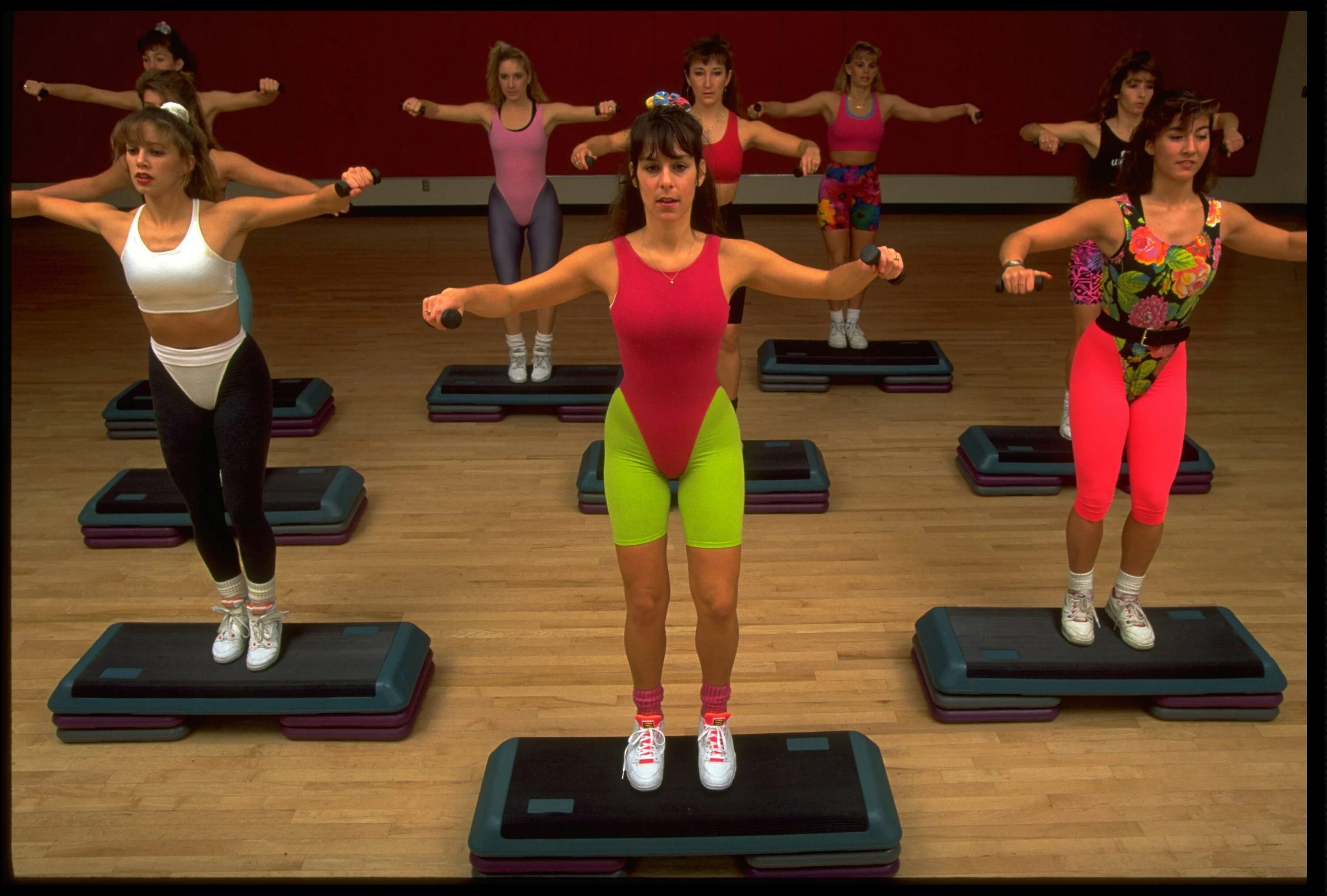 Шейпинг 90-х. Aerobics 80s. Степ аэробика с натальей корх. Aerobics 80s. Домашняя аэробика корх.