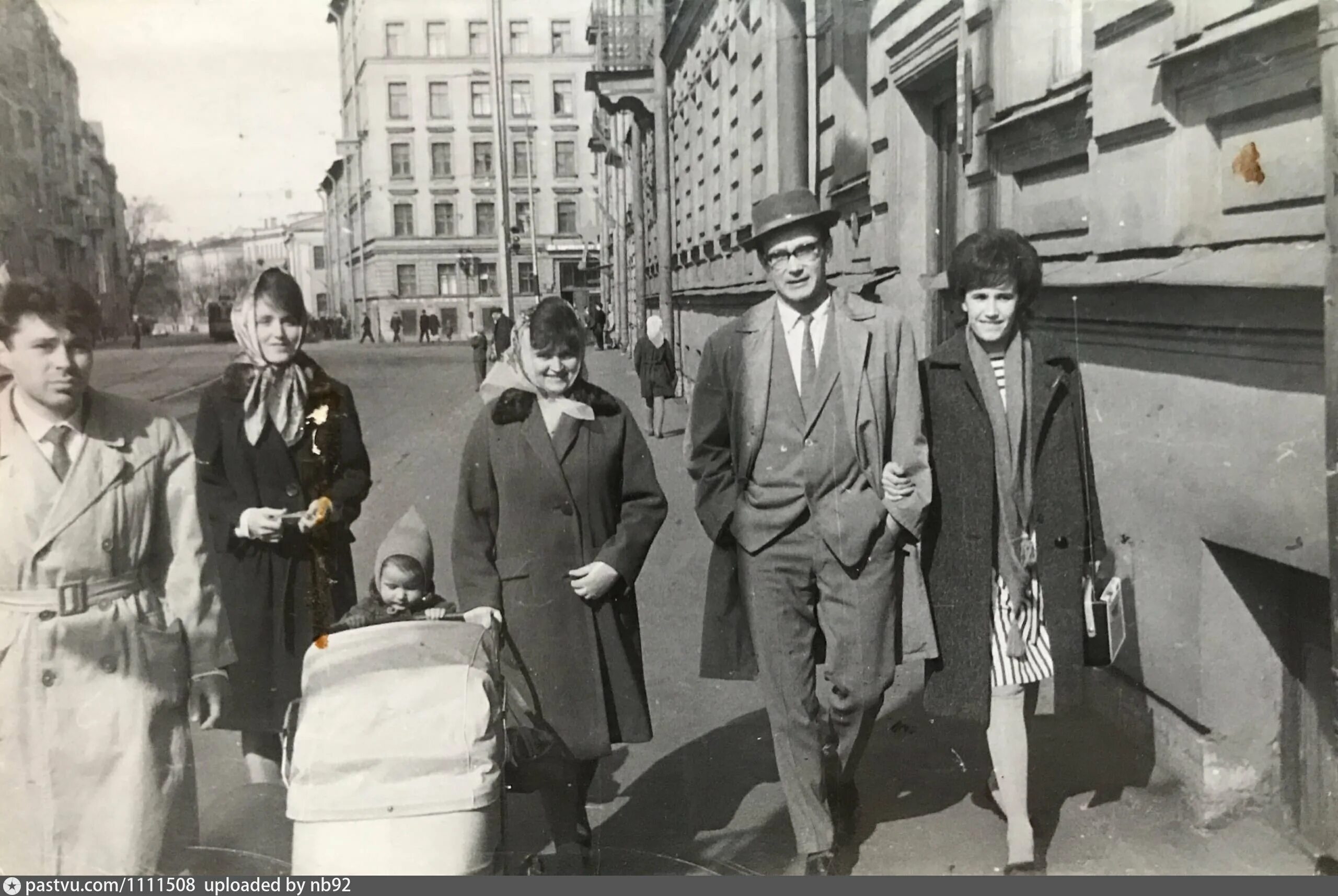 Исаакиевская площадь в ссср. Город ленинград 1970. Театр комедии на невском в 70е. Ленинград 1964 год. Застава ильича политехнический музей.