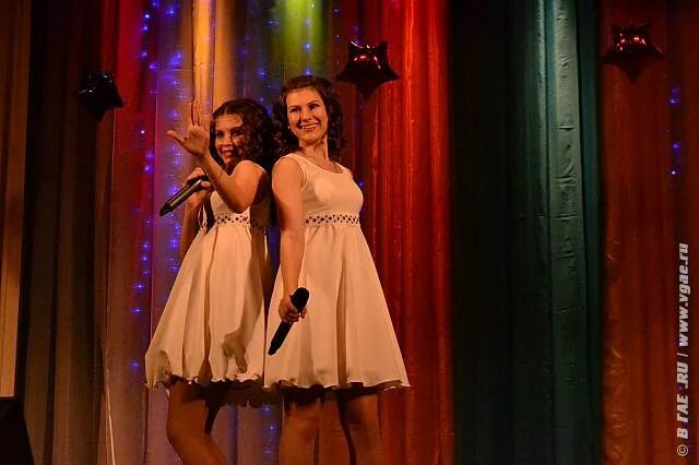 дуэт музыкантов. поют дуэтом. дуэт назван. дуэты женщины в народных костюмах. дуэт имени чехова.