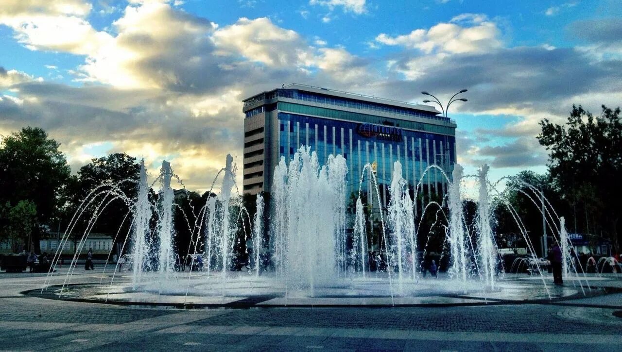 Краснодар фото города. Гостиница централь краснодар. 3 городская г краснодар. 3 городская г краснодар. Главная улица краснодара.