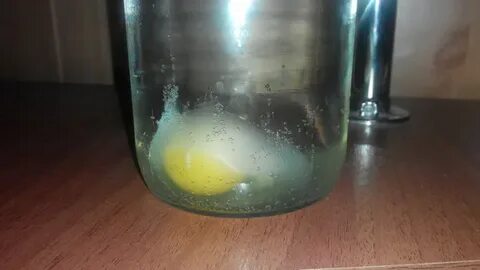 Вода с яйцом у изголовья