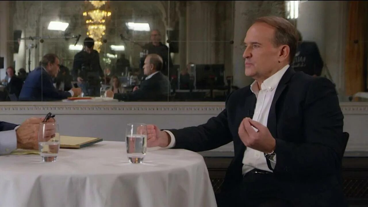 Интервью путина с оливером стоуном. Оливер стоун путин. Интервью с путиным оливер стоун. The putin interviews oliver stone. Путин интервью оливер стоун с владимиром путином.