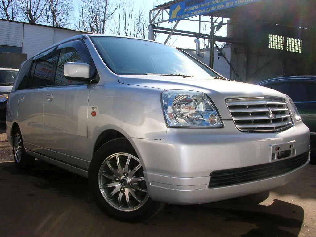 Купить митсубиси дион. Mitsubishi Dion 2002. Мицубиси Дион 2000. Mitsubishi Dion 2000 обвес. Митсубиси Дион 2004.