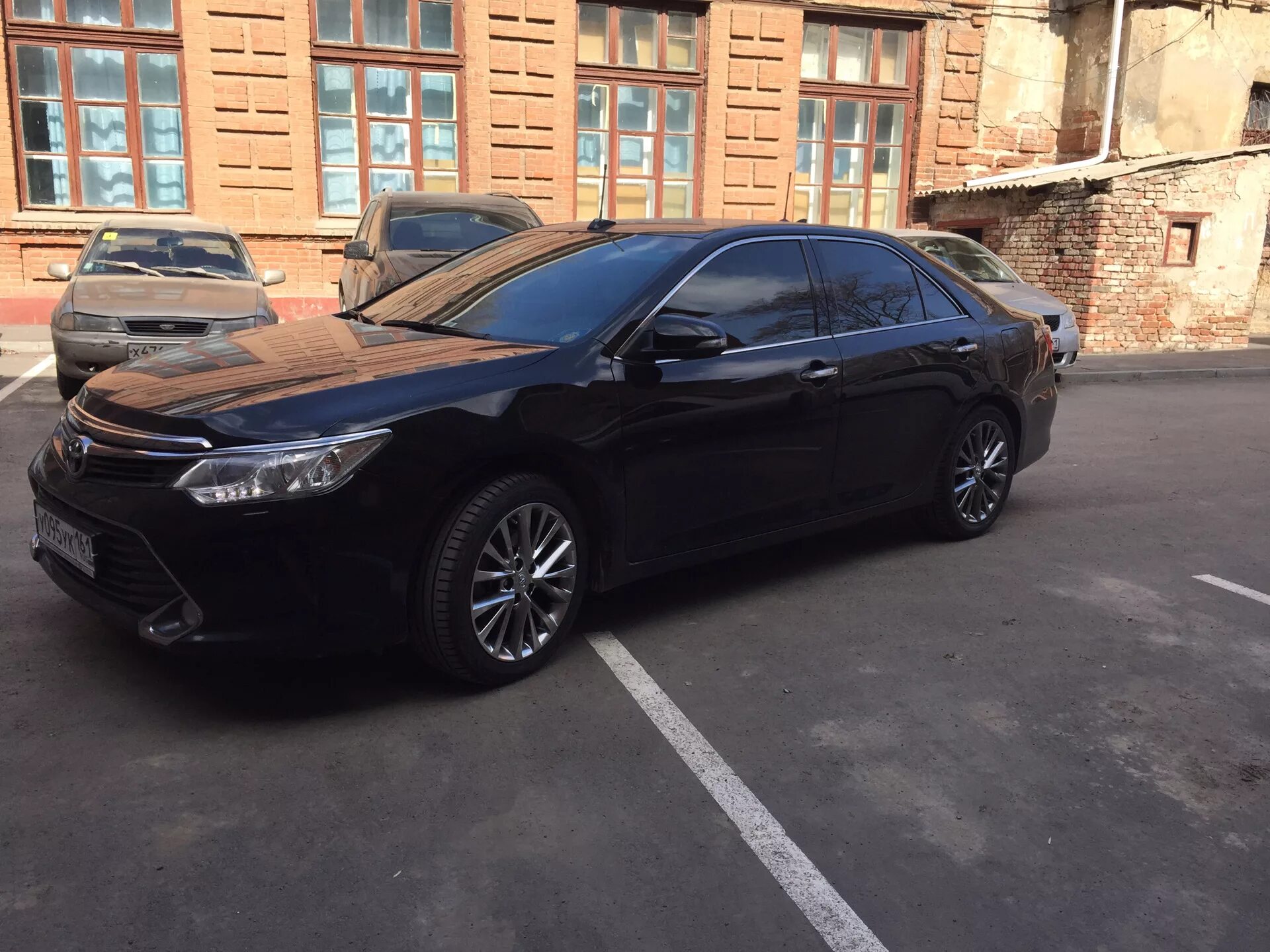 5. Тойота камри тонированная. Тойота камри тонированная. Toyota camry 3,5 2017 тонированная. Камри 55 3.