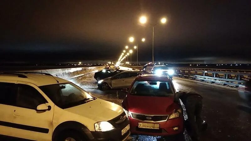 Дтп в кронштадте сегодня. Авария на каде на дамбе. авария на дамбе кронштадт. авария на дамбе кронштадт сегодня.
