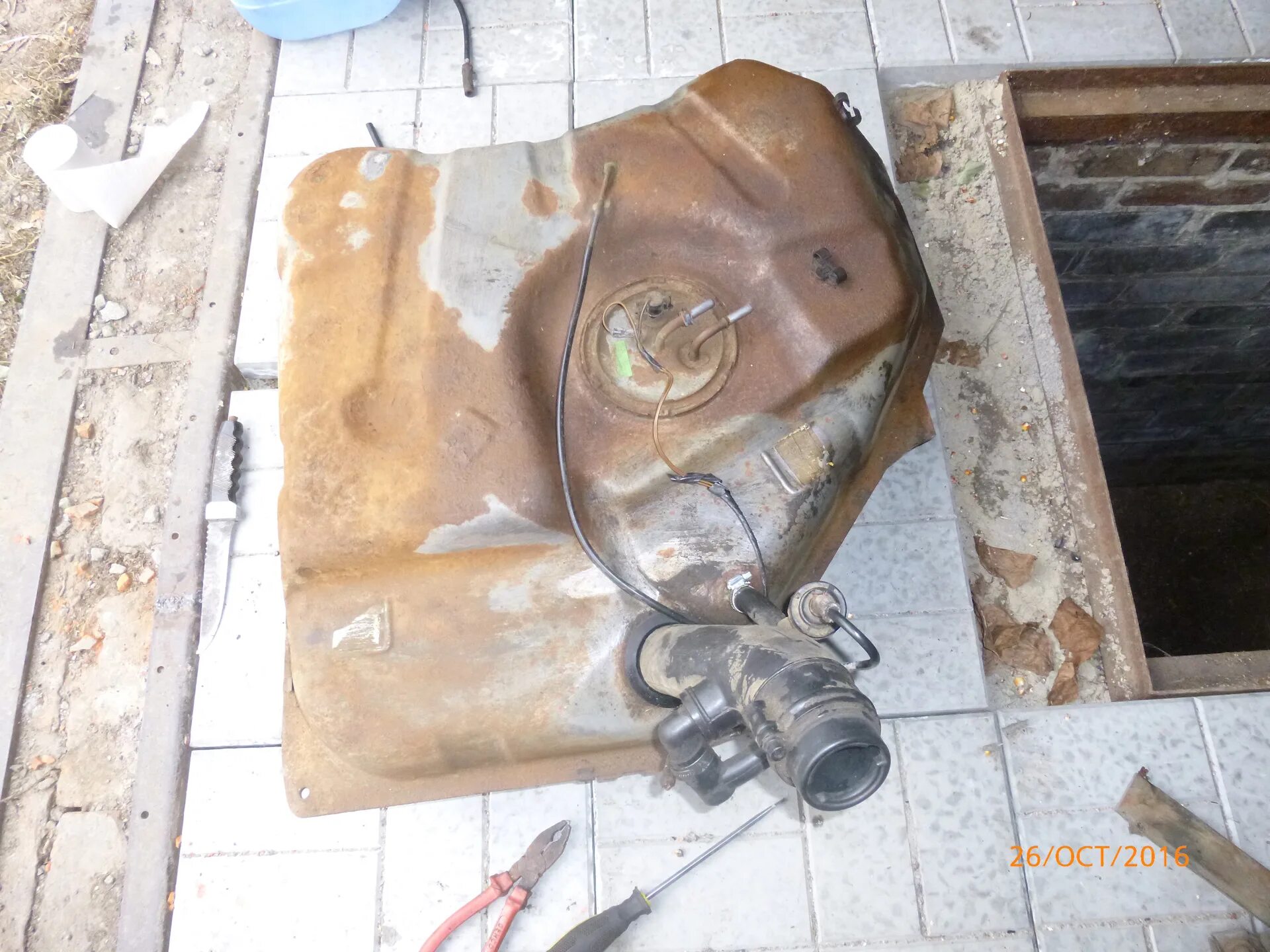 Бак топливный 7700119385. Топливный бак форд сиерра. Топливный бак форд сиерра 2. Топливный бак форд фокус 3 дизель. 6 бензин.