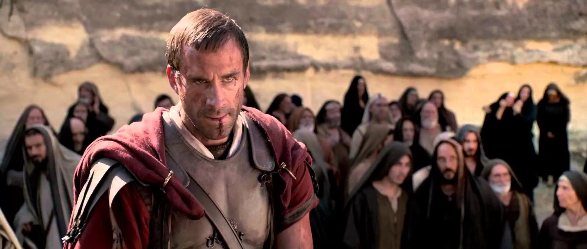 Filmai based on books. Based movies. Movies from books. Гаррет хедлунд на дороге фото. Риз уэйкфилд судная ночь.