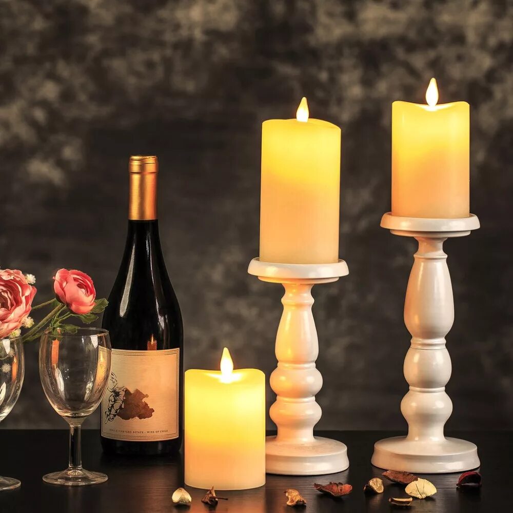 свечение свечи. освещение свечкой. комната освещенная свечами. освещение свечкой. свечи декоративные.