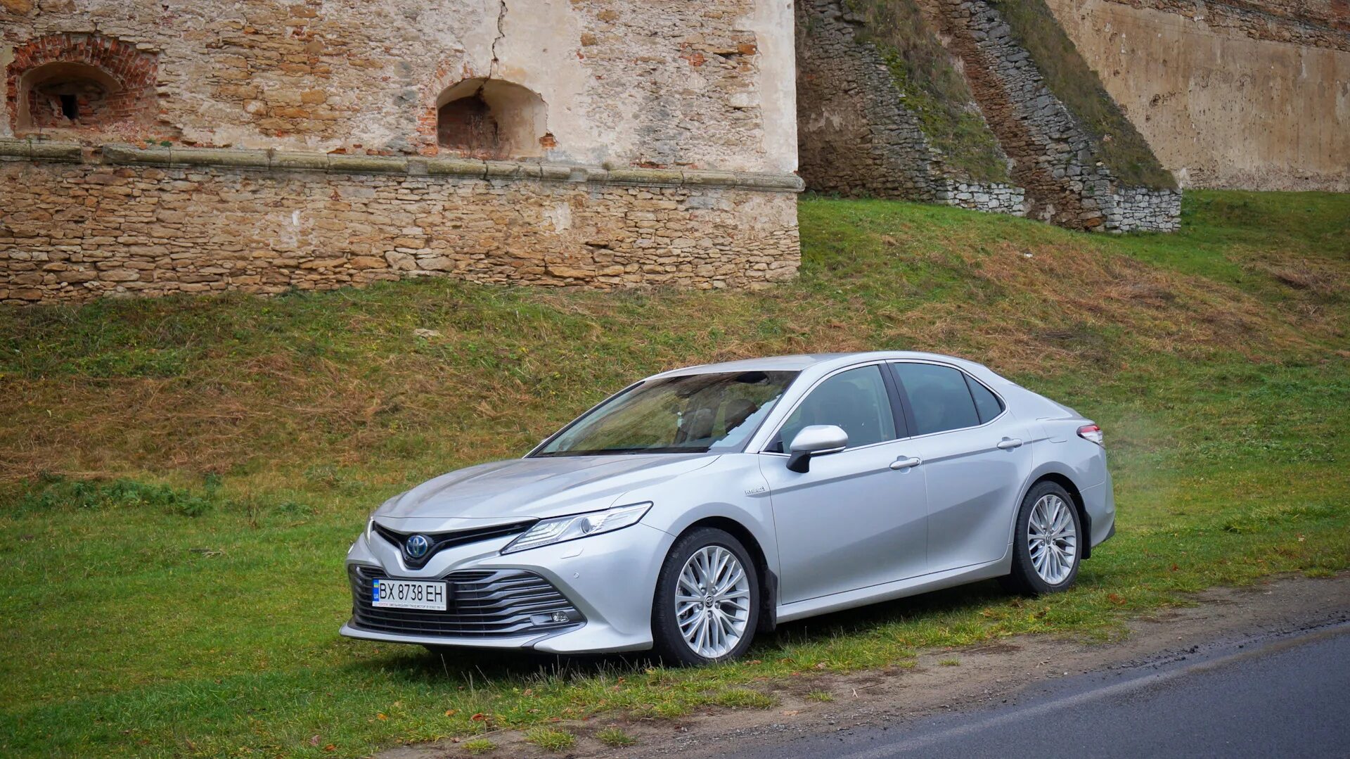 Тойота Камри 70 гибрид. Toyota Camry Hybrid 2018. Камри 2018 гибрид. Тойота Камри гибрид 2022 года. Камри 70 гибрид