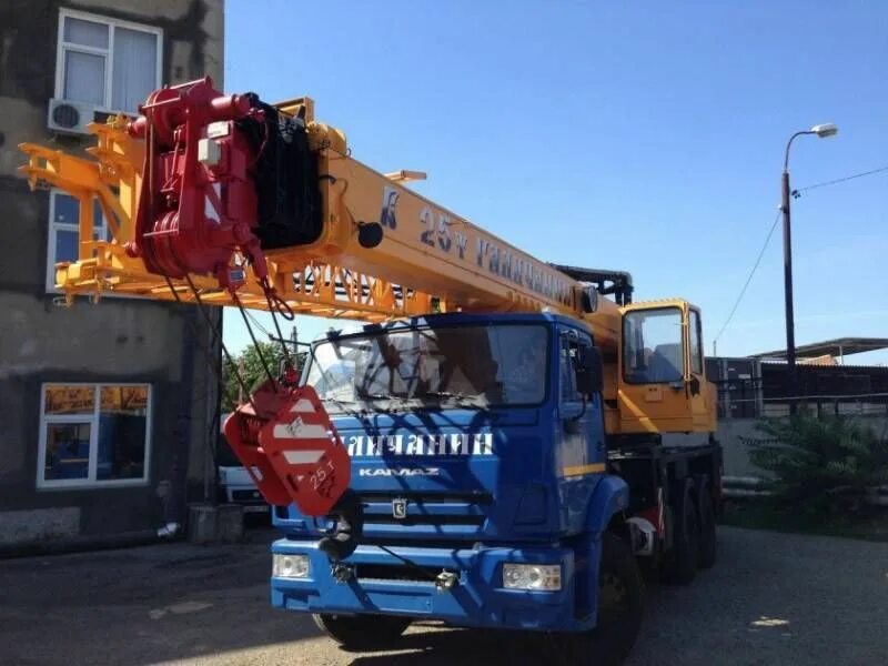 Кс 55713 1в 1. Автокран галичанин кс-55713-1в. камаз кс-55713-1. автокран галичанин 25. галичанин 25т.