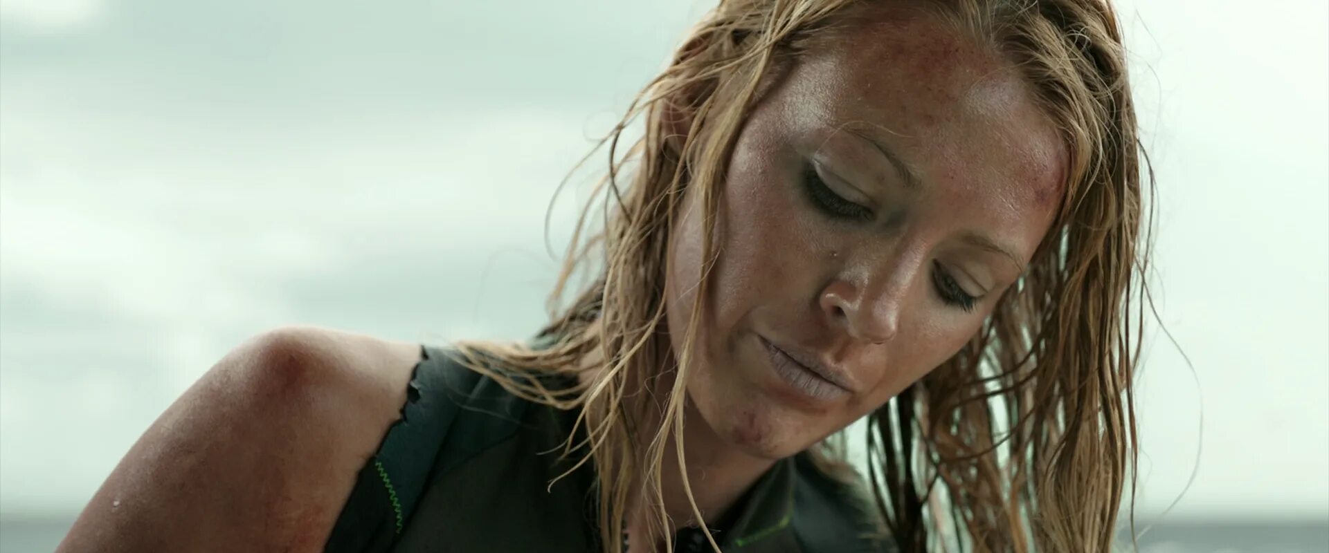 Включи shallow. Отмель 2016 ужасы, триллер, драма. Отмель the shallows (2016). Блейк Лайвли отмель.