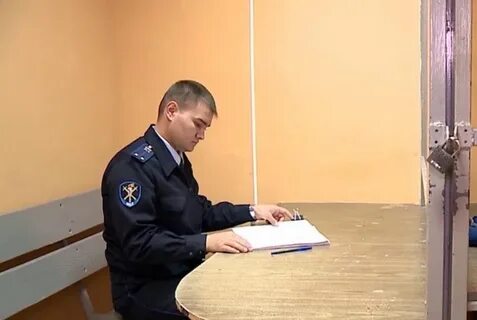 Полицейский угрожал