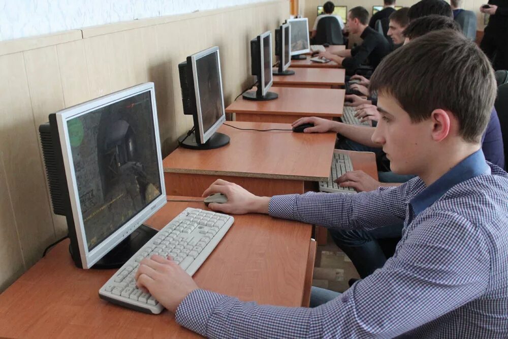 Предметы в колледже на программиста. Программирование в компьютерных системах специальность. Какие предметы в колледже на программиста. Какие экзамены нужно сдавать на программиста. Какие предметы в колледже на программиста.