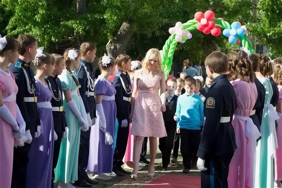 Сш 3 наровля. Школа маоу сош 7 назарово выпускной 2025 вальс. школа 2063 бывш шк 1. кандры школа номер 2. наровля музыкальная школа.