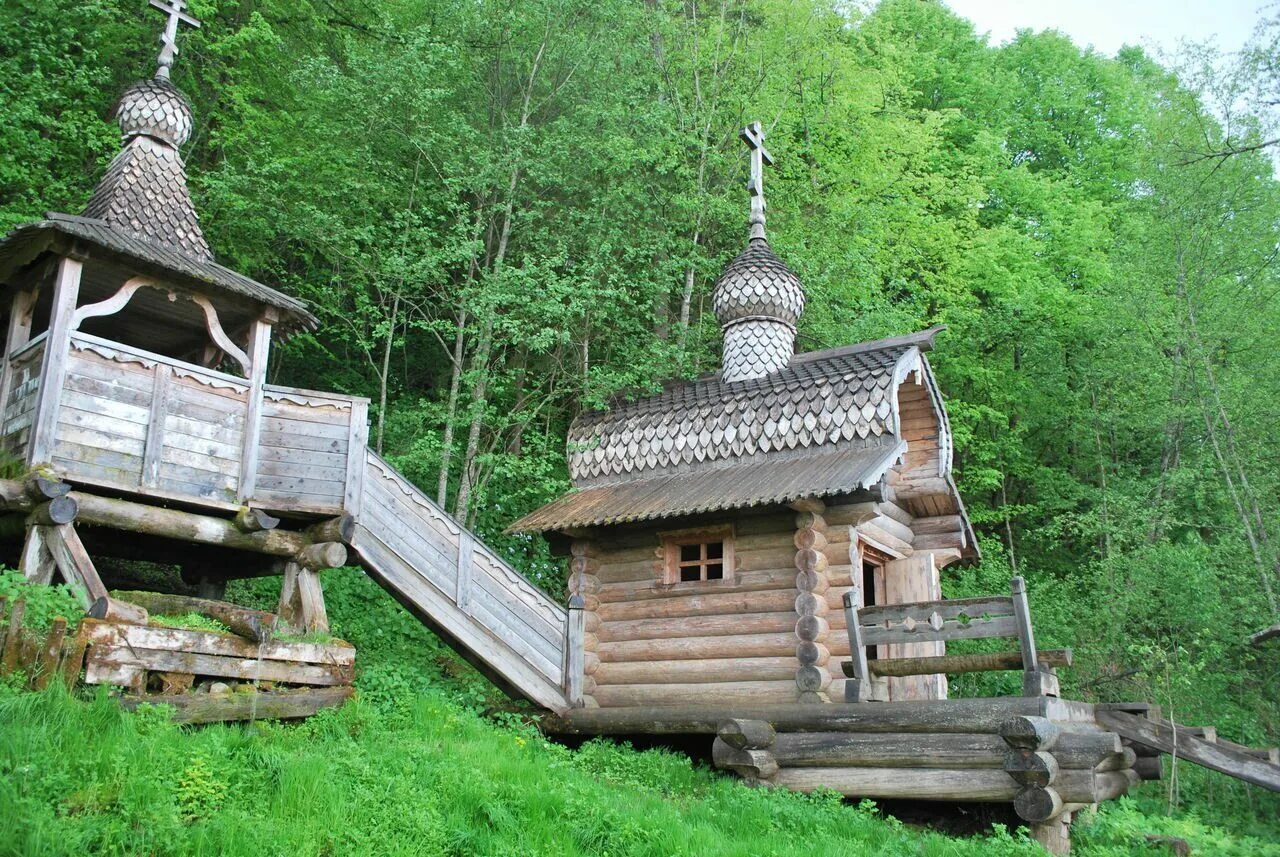 Родники сергия. Родник Сергия Радонежского Гремячий ключ. Гремячий ключ Сергиев Посад. Сергиев Посад Родник Гремячий ключ. Водопад Гремячий ключ Сергиев Посад.