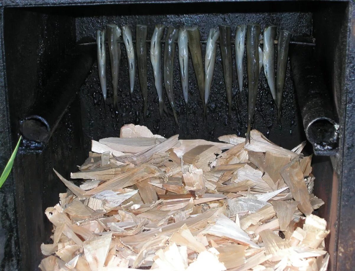 Щепа ольха и бук. Домашнее копчение опилки. Щепа для копчения. Домашнее копчение опилки. Опилки для коптильни.