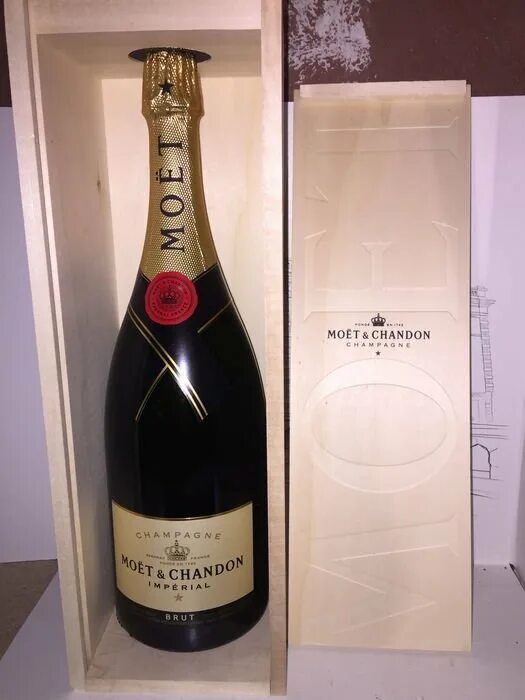 Magnum шампанское 1.5. Шампанское moët Chandon Brut Imperial. Моет и Шандон Магнум. Игристое 1.5 литра. 5 литров шампанское купить