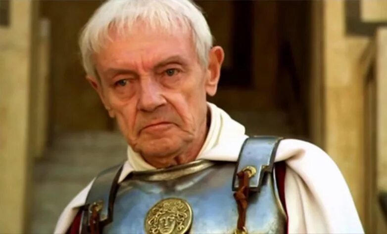 Михаил ульянов понтий пилат. Мастер и маргарита 2005 понтий пилат. Актер сыгравший понтия пилата. Мастер и маргарита 2005 понтий пилат. Михаил ульянов понтий пилат.