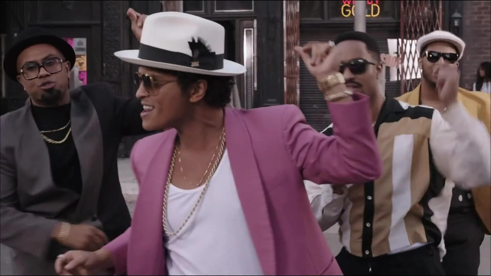 Uptown funk feat bruno