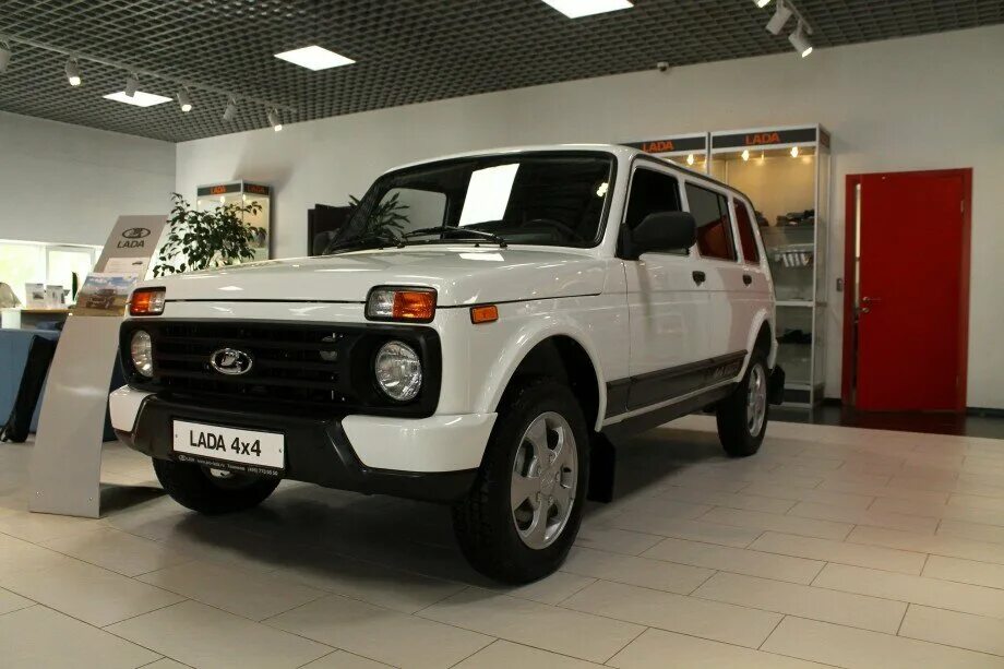Lada ваз 2121 4x4 bronto. лада нива 2131 урбан белая. фарами. "нива" – lada niva travel.