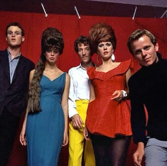 The b-52's the b-52's 1979. The b-52's 1979. Funplex the b-52s. Синди уилсон b 52. The-b-52s синди уилсон.