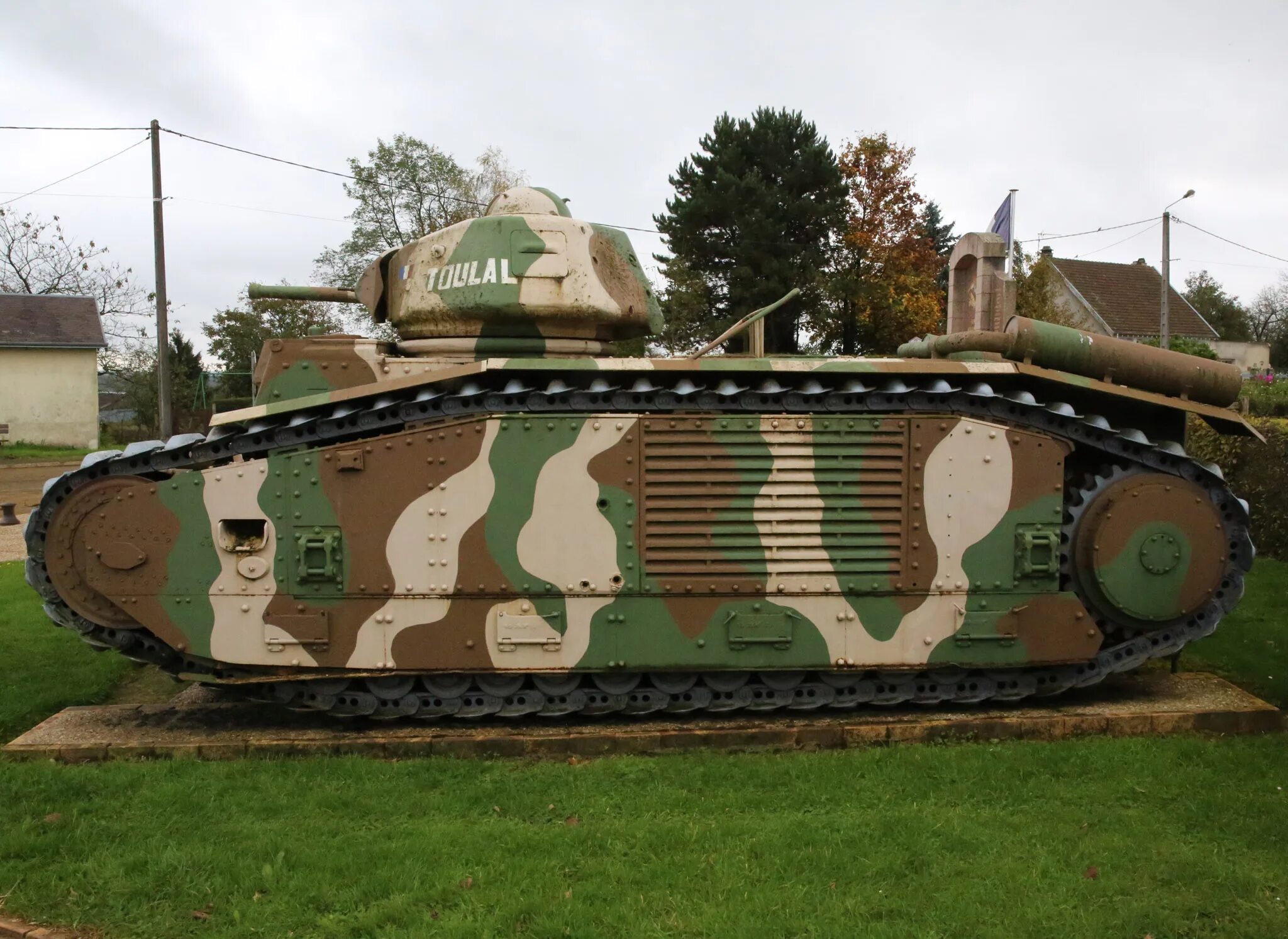 Char gets char s. Французский танк char b1. b1 bis танк. char b1 bis танк. б1 бис.