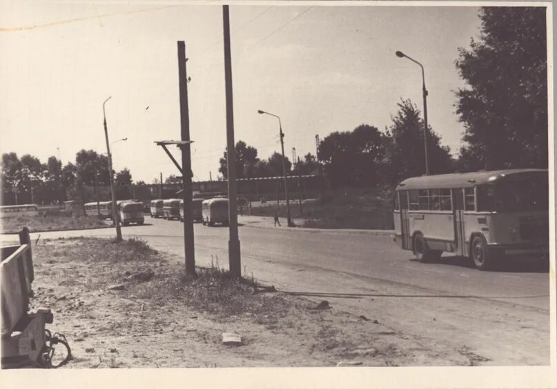 Зеленоград жд станция. Северное тушино в 90х. Станция метро тушинская 1975 года. Тушино крюково. Жд станция крюково.