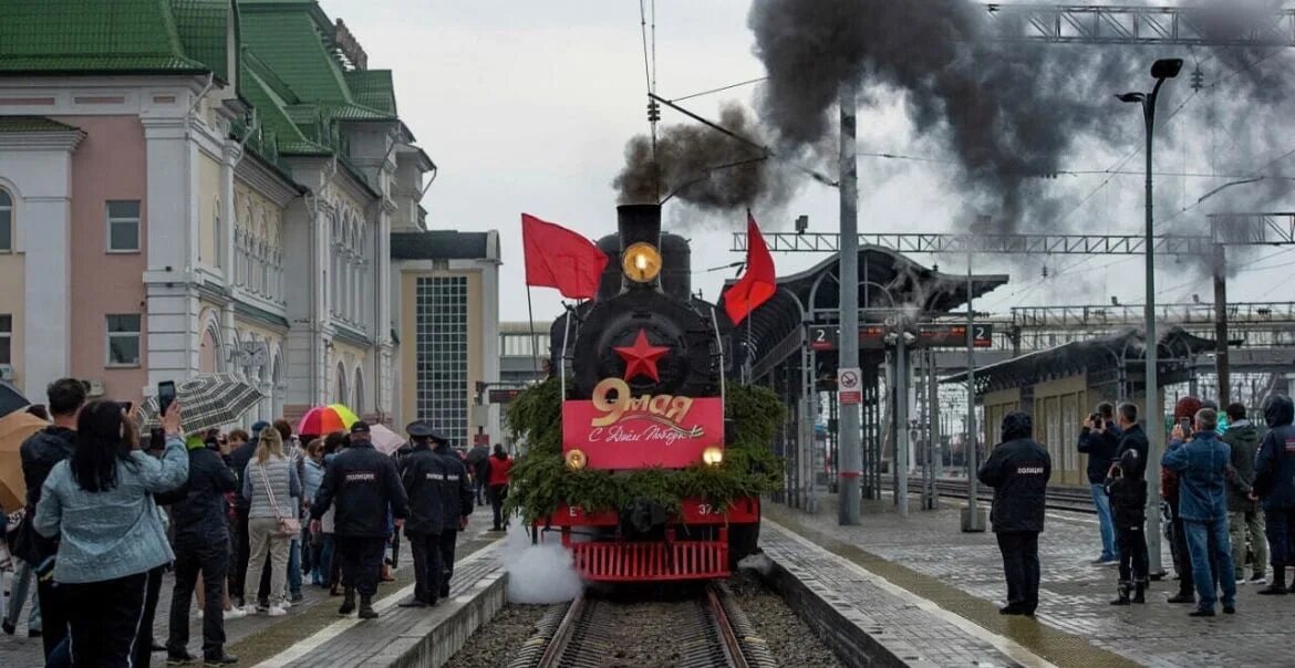 Поезд победы хабаровск. Поезд Победы. Железная дорога фото. Ретро поезд Победы 2023. Поезд Победы арт.